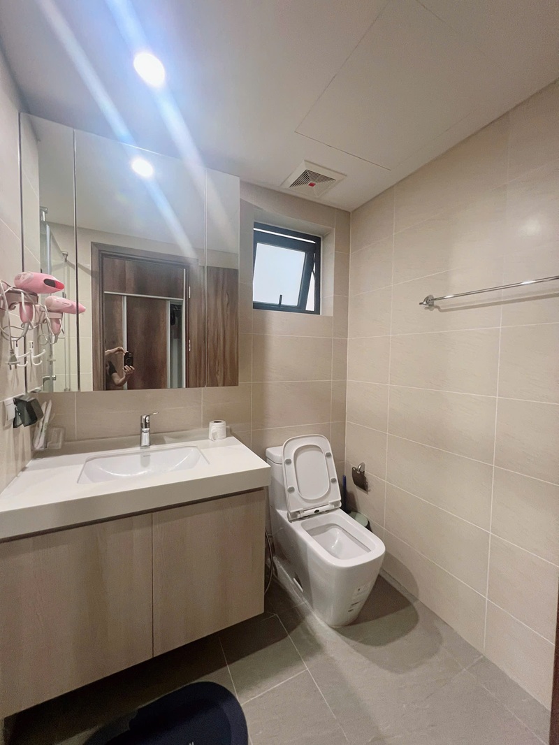 Ph&ograve;ng vệ sinh căn hộ H&agrave; Đ&ocirc; Centrosa 2 ph&ograve;ng ngủ